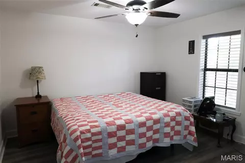 Bedroom - 201 Lawrence Dr, Steele, MO 63877 photo 2 of 2
