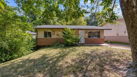 10062 Bon Oak Dr, Saint Louis, MO 63136