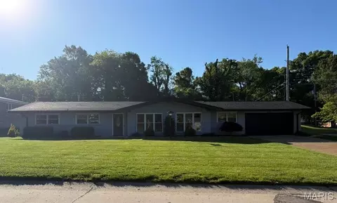 12208 Courtwick Dr, Sappington, MO 63128