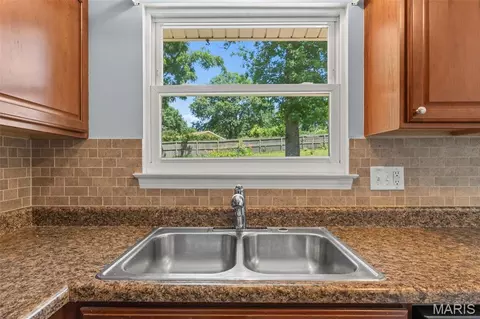 Kitchen - 1711 E Ninth St, Washington, MO 63090 photo 3 of 4