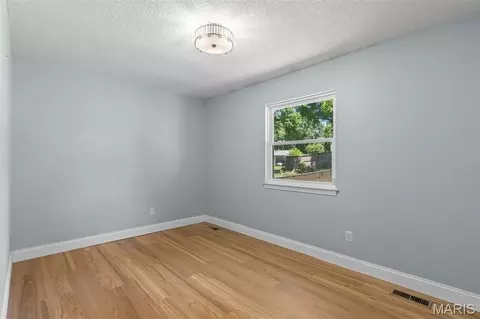 Bedroom - 1711 E Ninth St, Washington, MO 63090 photo 5 of 6