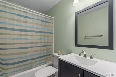 Bath - 1711 E Ninth St, Washington, MO 63090 photo 1 of 4