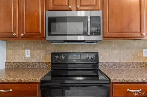 Kitchen - 1711 E Ninth St, Washington, MO 63090 photo 4 of 4