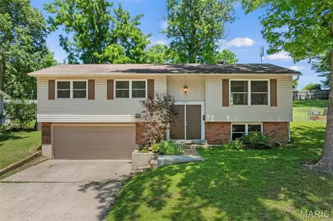 1711 E Ninth St, Washington, MO 63090