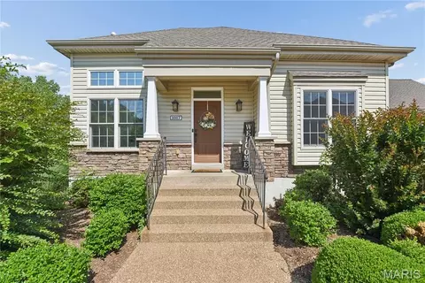 1017 Harmony Lake Pkwy, Cottleville, MO 63376