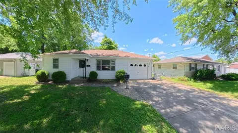 659 N 38th St, Belleville, IL 62226