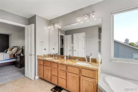 Bath - 4 Georgetown Ct, O'fallon, MO 63368 photo 5 of 7