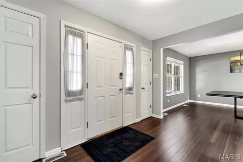 Entry Way - 4 Georgetown Ct, O'fallon, MO 63368 photo 2 of 2