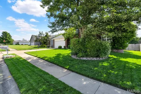 Exterior - 4 Georgetown Ct, O'fallon, MO 63368 photo 6 of 14