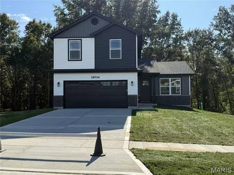 28726 Woodland Heights Dr, Warrenton, MO 63383