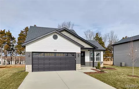 28728 Woodland Heights Dr, Warrenton, MO 63383