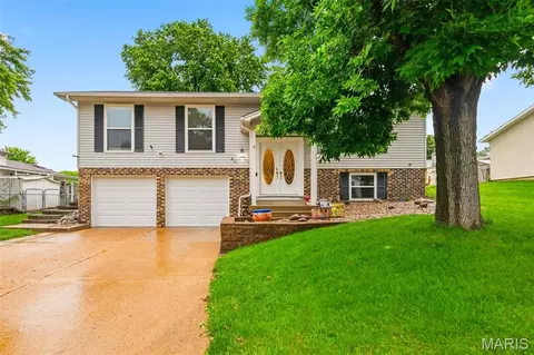 43 Kimberly Ln, Saint Peters, MO 63376