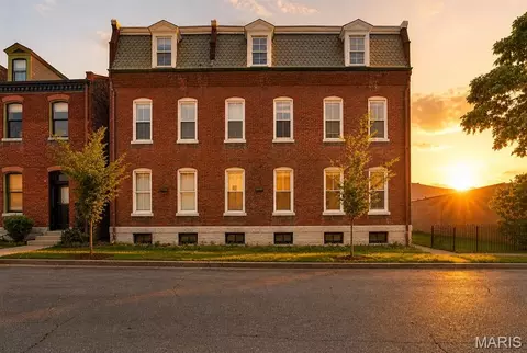 2419 Menard St, Saint Louis, MO 63104