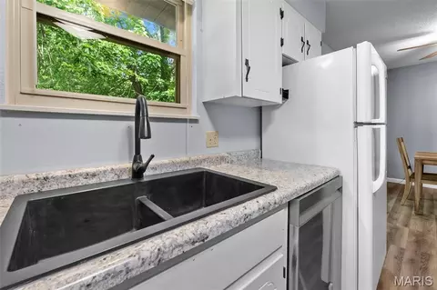 Kitchen - 216 S Shawnee Blvd, Jackson, MO 63755 photo 3 of 3