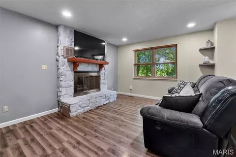 Living - 216 S Shawnee Blvd, Jackson, MO 63755 photo 1 of 1