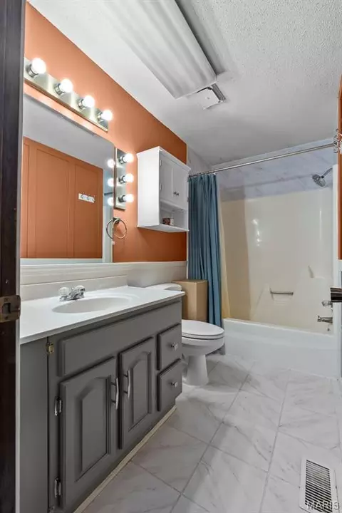 Bath - 216 S Shawnee Blvd, Jackson, MO 63755 photo 1 of 2