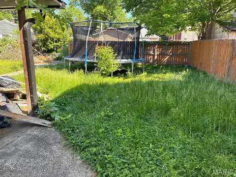 521 E A St, Belleville, IL 62220 photo 3