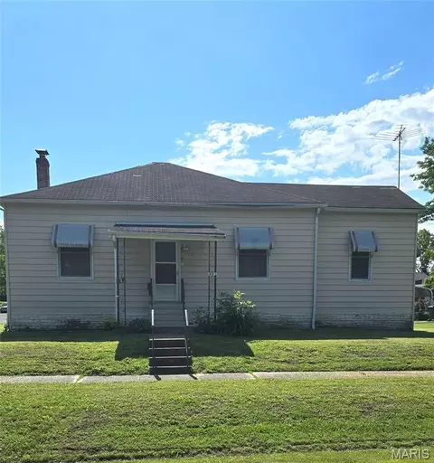 401 S Van Buren St, New Athens, IL 62264
