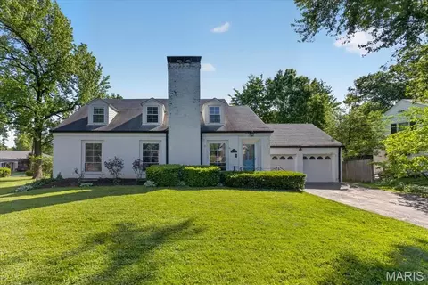 59 Middlesex Dr, Saint Louis, MO 63144
