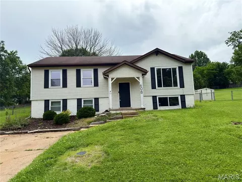608 Williams Dr, Eureka, MO 63025