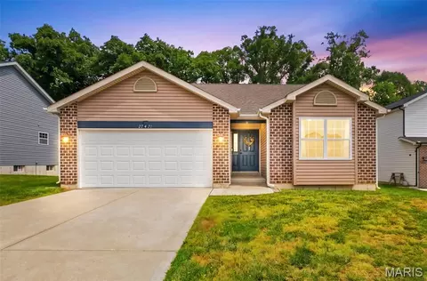 27471 Forest Ridge Ct, Warrenton, MO 63383
