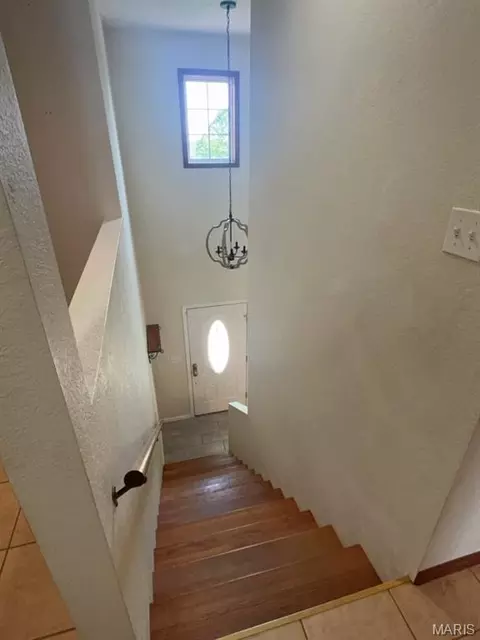 Entry Way - 20266 Hyatt Ln, Saint Robert, MO 65584 photo 1 of 4