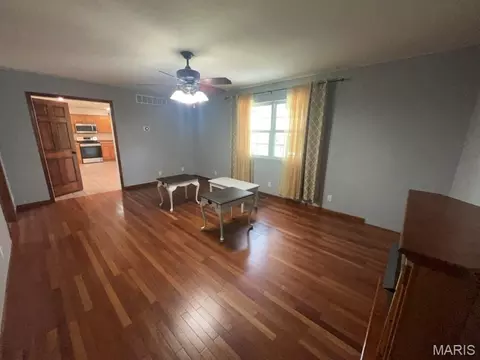 Living - 20266 Hyatt Ln, Saint Robert, MO 65584 photo 1 of 3