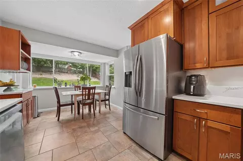 Kitchen - 2517 Maple Crossing Dr, Wildwood, MO 63011 photo 4 of 4