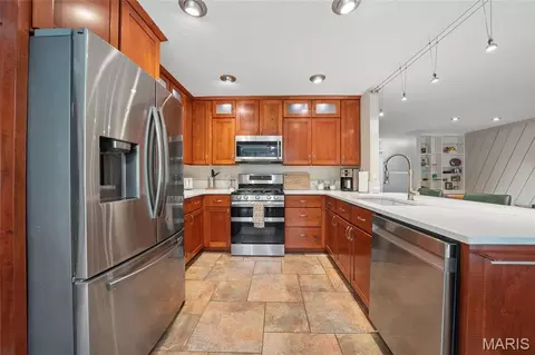 Kitchen - 2517 Maple Crossing Dr, Wildwood, MO 63011 photo 2 of 4