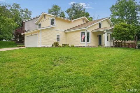 2517 Maple Crossing Dr, Wildwood, MO 63011