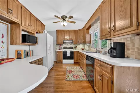 Kitchen - 545 Lemonwood Dr, Ballwin, MO 63021 photo 1 of 4