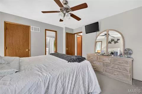 Bedroom - 545 Lemonwood Dr, Ballwin, MO 63021 photo 2 of 6