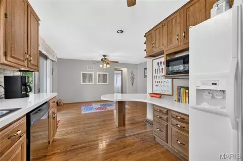 Kitchen - 545 Lemonwood Dr, Ballwin, MO 63021 photo 4 of 4