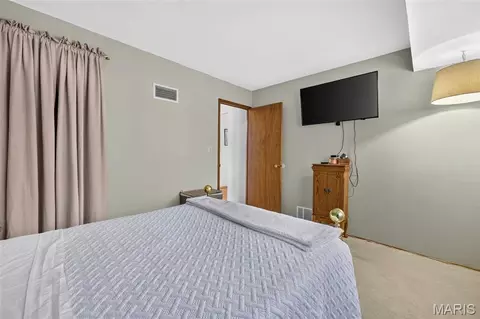 Bedroom - 545 Lemonwood Dr, Ballwin, MO 63021 photo 6 of 6