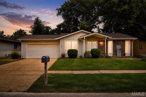 Exterior - 545 Lemonwood Dr, Ballwin, MO 63021 photo 2 of 7