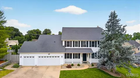 12112 Fahrpark Ln, Saint Louis, MO 63146