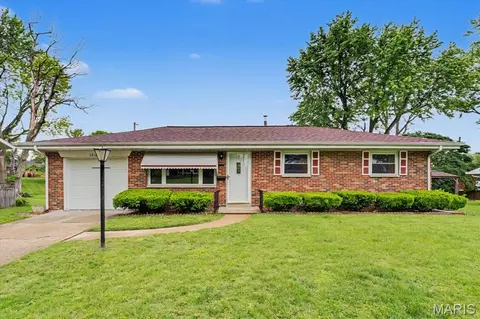 1218 Express Dr, Belleville, IL 62223