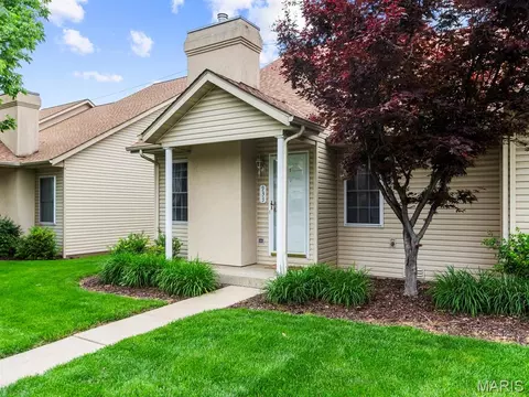 Other - 933 Georgetowne Dr, O'fallon, IL 62269 photo 2 of 7