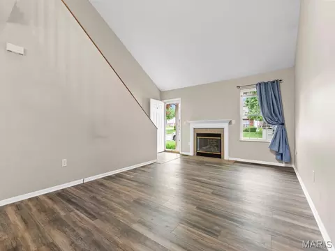 Living - 933 Georgetowne Dr, O'fallon, IL 62269 photo 1 of 4