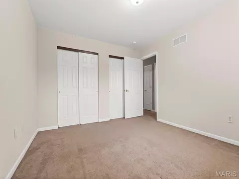 Bedroom - 933 Georgetowne Dr, O'fallon, IL 62269 photo 4 of 8