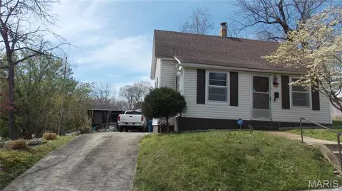 1029 Nooney St, Poplar Bluff, MO 63901