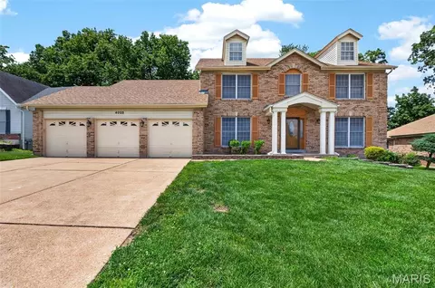 4025 Barington Ct, Florissant, MO 63034