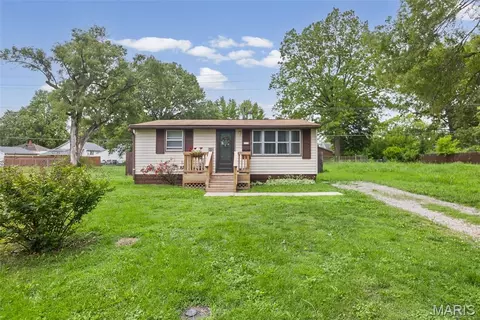 2120 Miracle Ave, Granite City, IL 62040