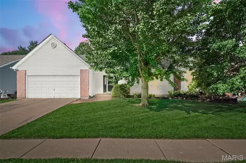 1710 Doris Walter Ln, Saint Charles, MO 63303