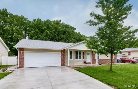 806 S Yosemite Ct, Saint Peters, MO 63376
