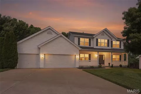129 Coppersmith Ct, Saint Charles, MO 63301