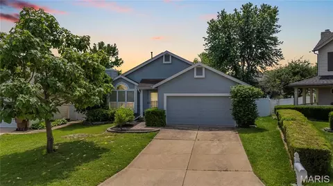 305 Cypress Point Ct, Cottleville, MO 63304