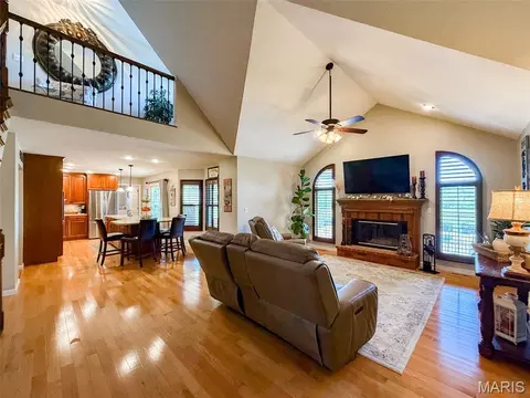 Living - 752 E 4th St, Aviston, IL 62216 photo 1 of 3
