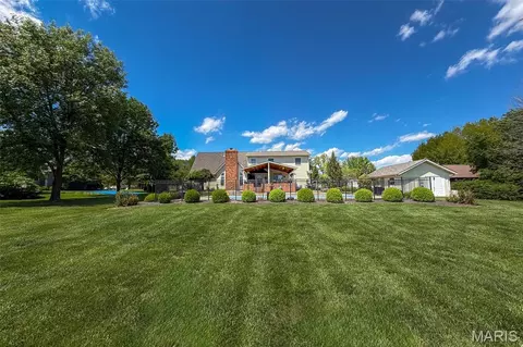 Exterior - 752 E 4th St, Aviston, IL 62216 photo 17 of 20