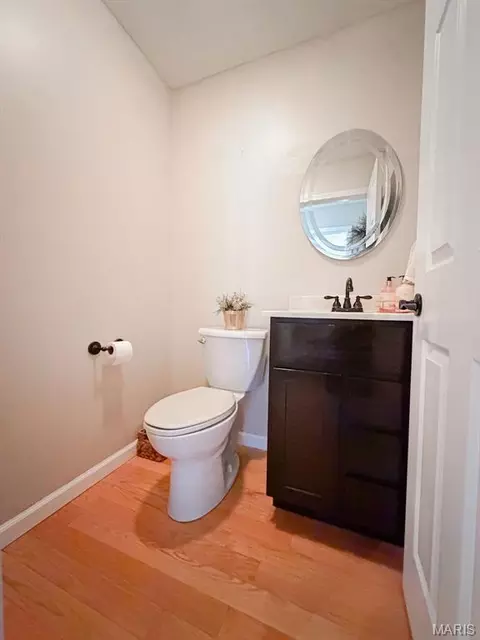 Bath - 752 E 4th St, Aviston, IL 62216 photo 3 of 6